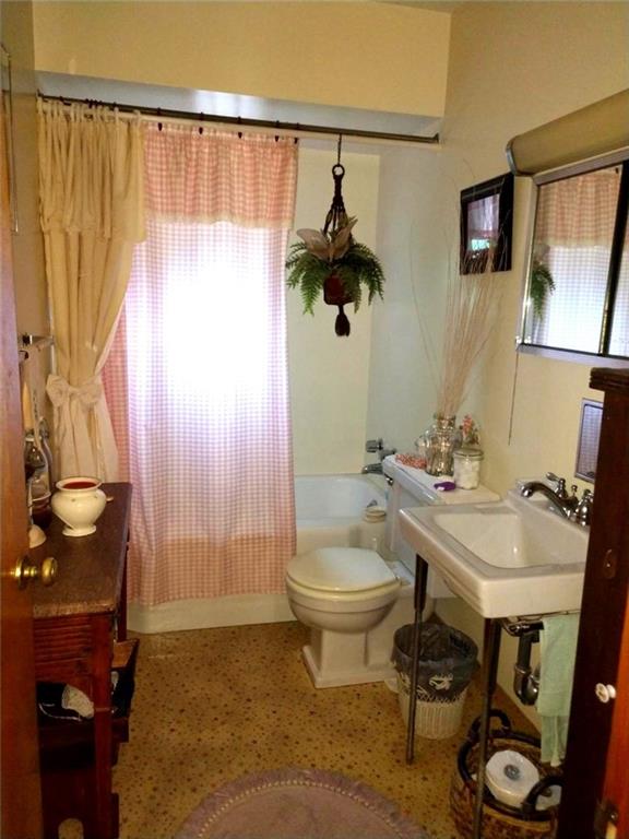503 Harmony Road Baden, PA 15005 - Photo 9 of 15 Gallery Image 9