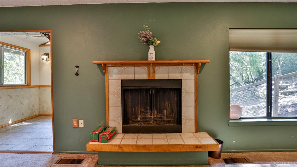 462 Shady Dell Crestline, CA 92325 - Photo 14 of 38 Fireplace.