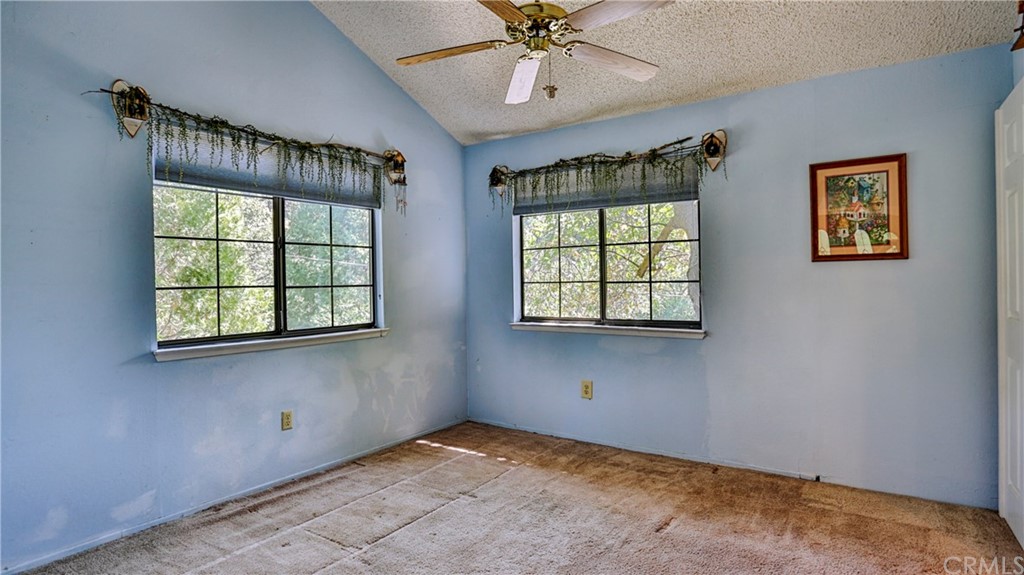 462 Shady Dell Crestline, CA 92325 - Photo 5 of 38 Entry Bedroom area.