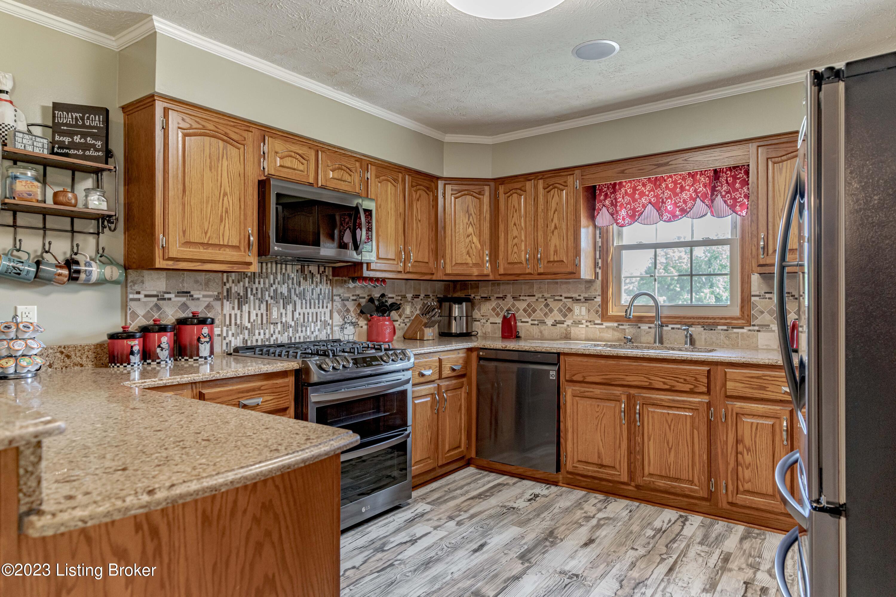 3561 Waddy Road Waddy, KY 40076 - Photo 26 of 151 DSC05503
