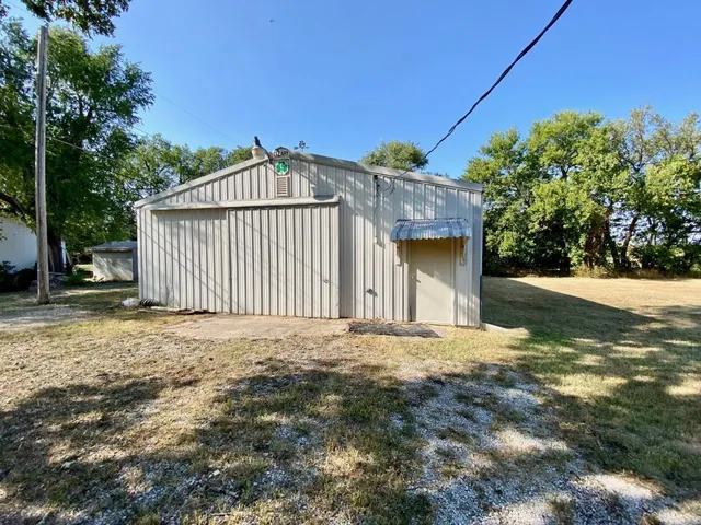 $99,900 | 720 South Woodlawn Street, Wellington, KS 67152