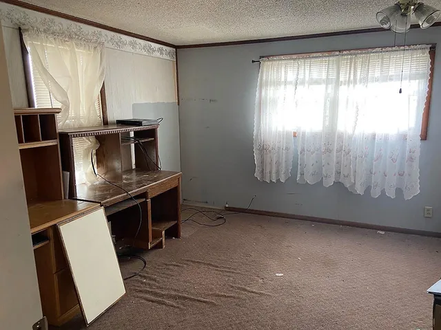 $99,900 | 720 South Woodlawn Street, Wellington, KS 67152