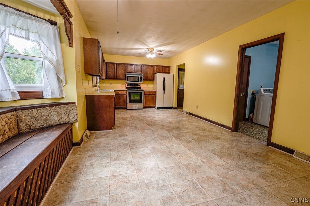 617 North Jay Street Rome, NY 13440 - Photo 5 of 26