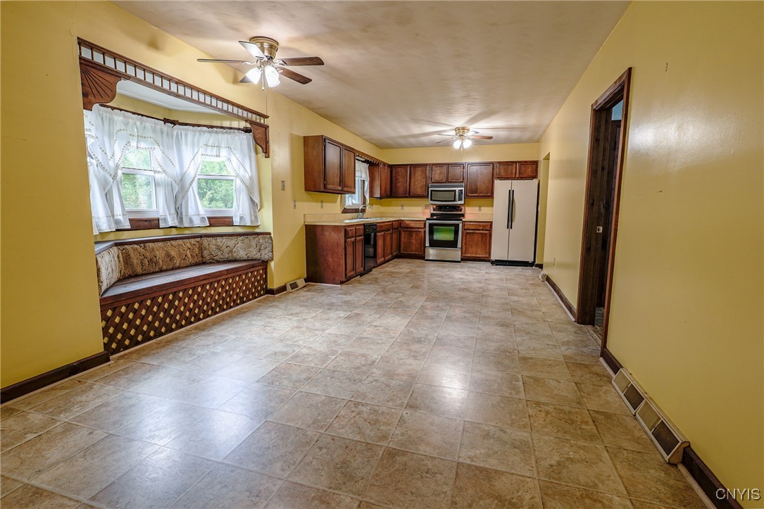 617 North Jay Street Rome, NY 13440 - Photo 6 of 26