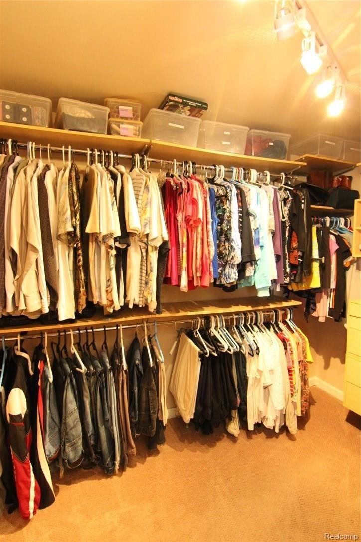 710 Lion Street Rochester, MI 48307 - Photo 26 of 40 Master Closet.JPG