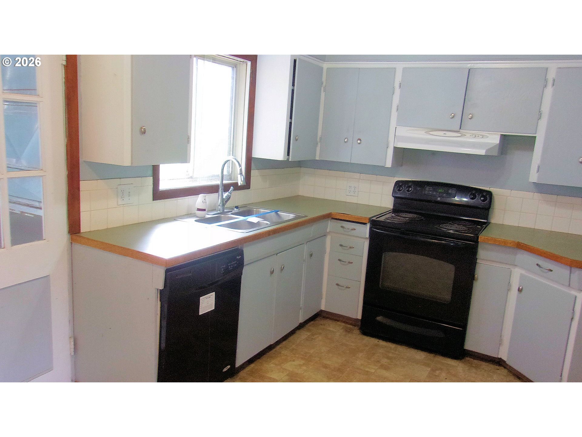 944 5th Street Lyons, OR 97358 - Photo 3 of 8