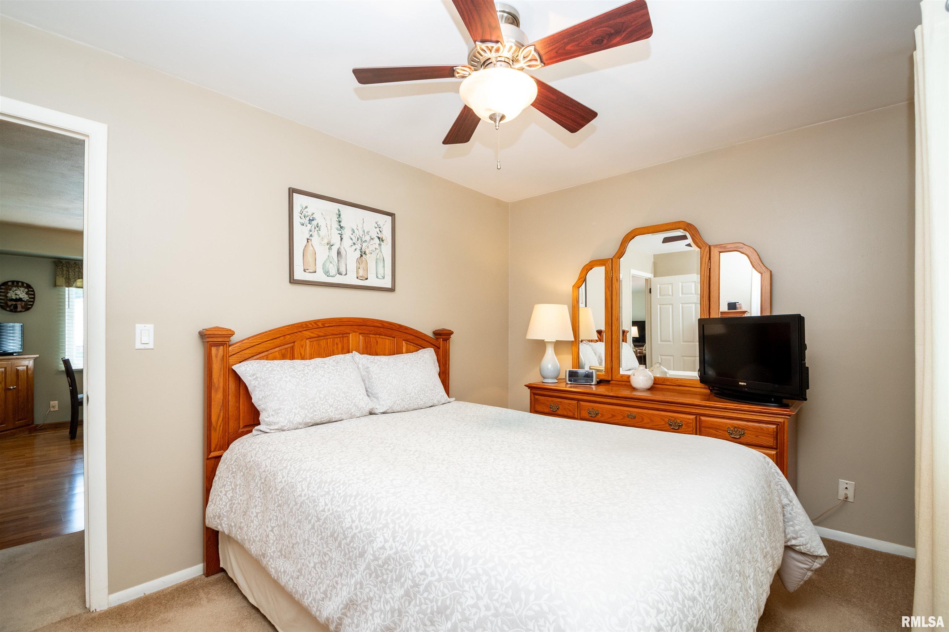 6203 North Randwick Road Peoria, IL 61615 - Photo 17 of 35