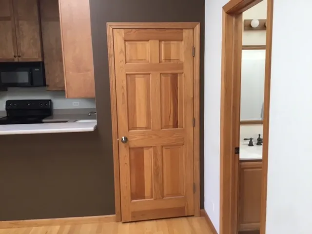 $2,200 | 116 North Main Street, Unit 5, Wheaton, IL 60187