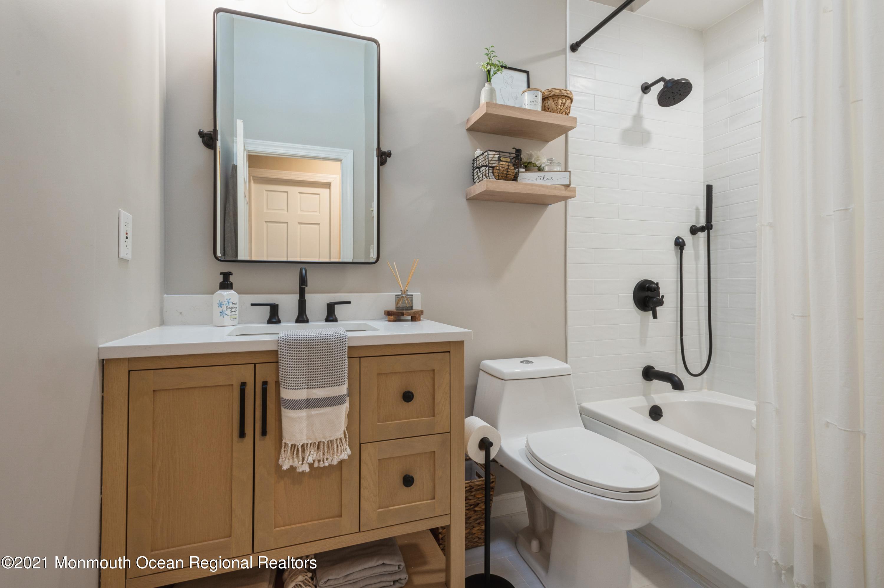 32 Canfield Lane Aberdeen, NJ 07747 - Photo 16 of 17 16_32CanfieldLane_8_Bathroom_HiRes