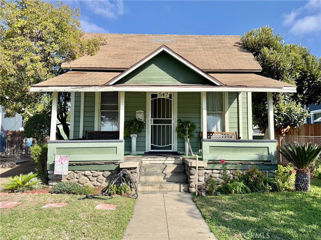 547 Texas Street Pomona, CA 91768 - Photo 2 of 11