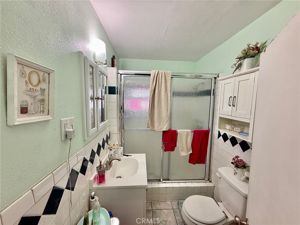 547 Texas Street Pomona, CA 91768 - Photo 8 of 11