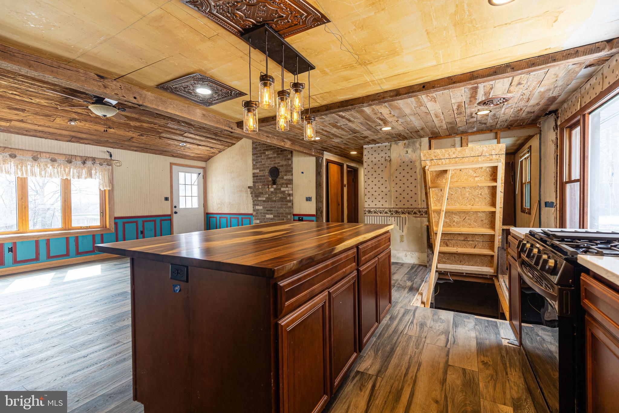 8493 Fort McCord Road Chambersburg, PA 17202 - Photo 9 of 31