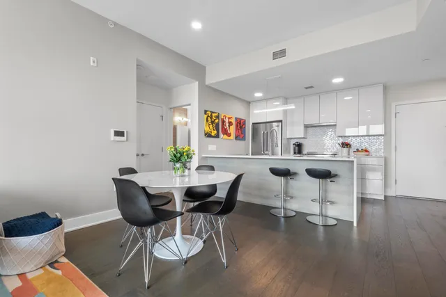 $899,000 | 380 Newark Avenue, Unit 504, Jersey City, NJ 07302