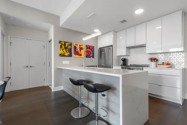 $899,000 | 380 Newark Avenue, Unit 504, Jersey City, NJ 07302