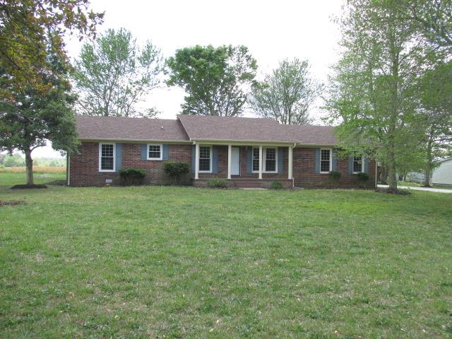 286 C Anderson Road Manchester, TN 37355 - Photo 9 of 16 Great Home in the country. Lots of room to raise a family, have a horse or some pets, grow a garden, or just have a nice home to come to after a long day at work.