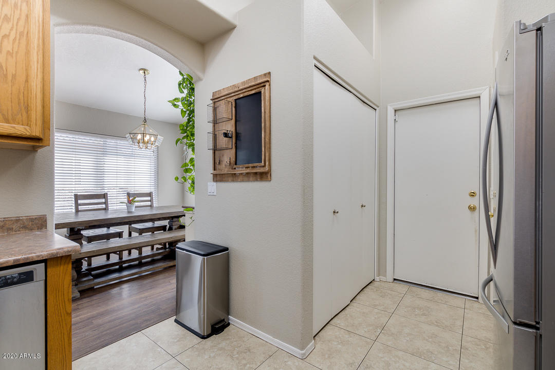 1429 South Racine Mesa, AZ 85206 - Photo 13 of 33 Kitchen