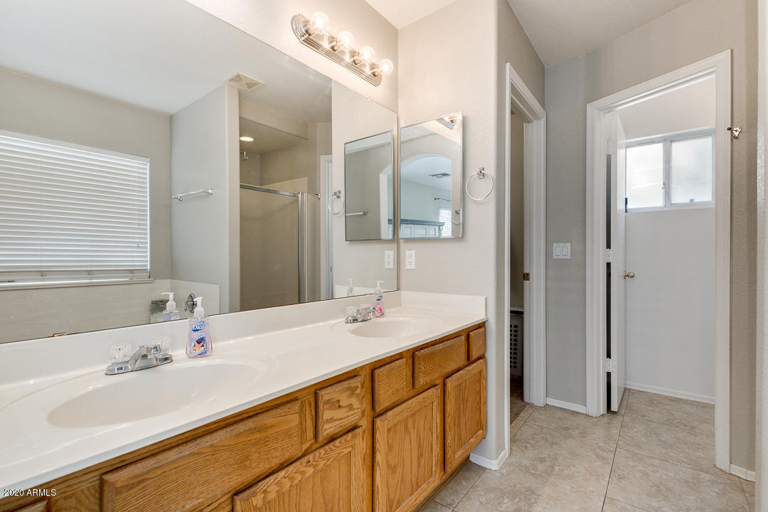 1429 South Racine Mesa, AZ 85206 - Photo 19 of 33 Master Bathroom