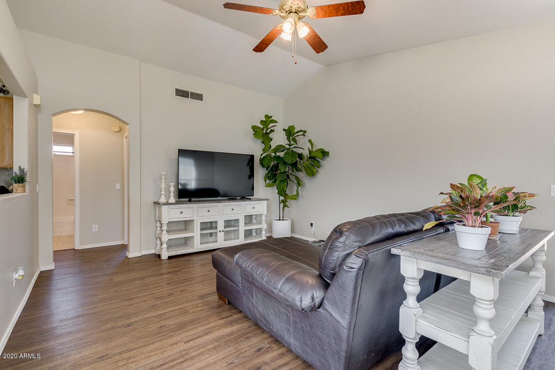 1429 South Racine Mesa, AZ 85206 - Photo 4 of 33 Living Area