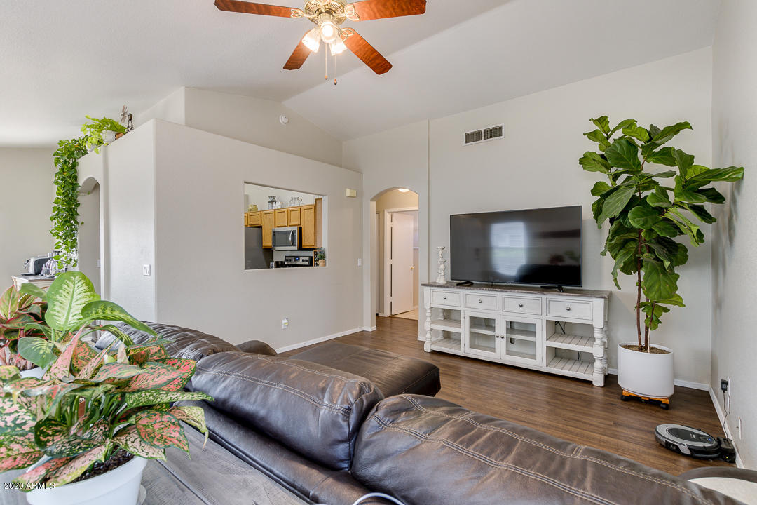 1429 South Racine Mesa, AZ 85206 - Photo 6 of 33 Living Area
