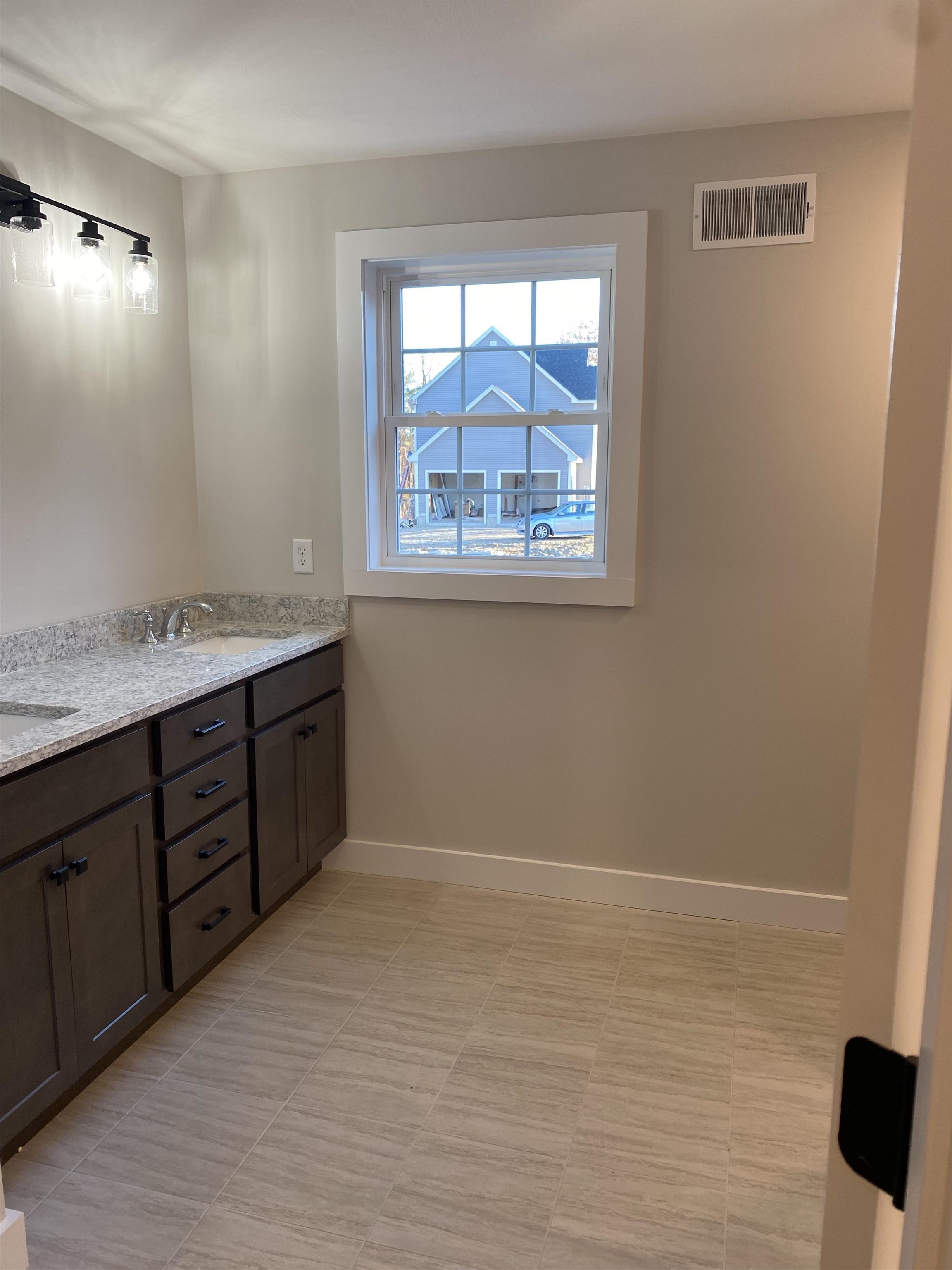 34 Laurel Road, Unit 11 Hooksett, NH 03106 - Photo 20 of 32