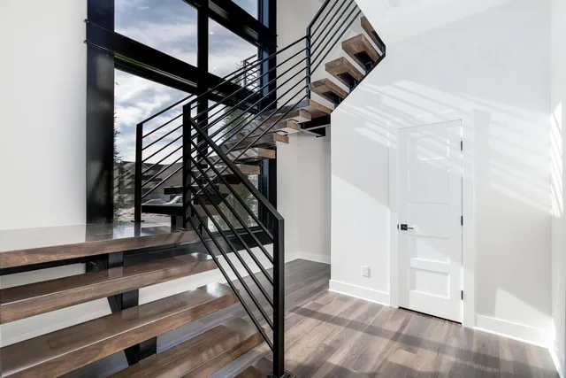 $639,500 | 213 South Wellcrest Circle, Goddard, KS 67052