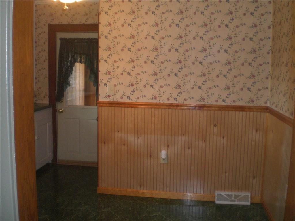 360 Mercer Road Greenville, PA 16125 - Photo 4 of 21