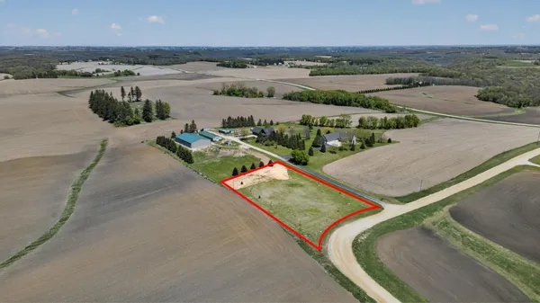 $200,000 | 85 County Road 85, Mazeppa, MN 55956