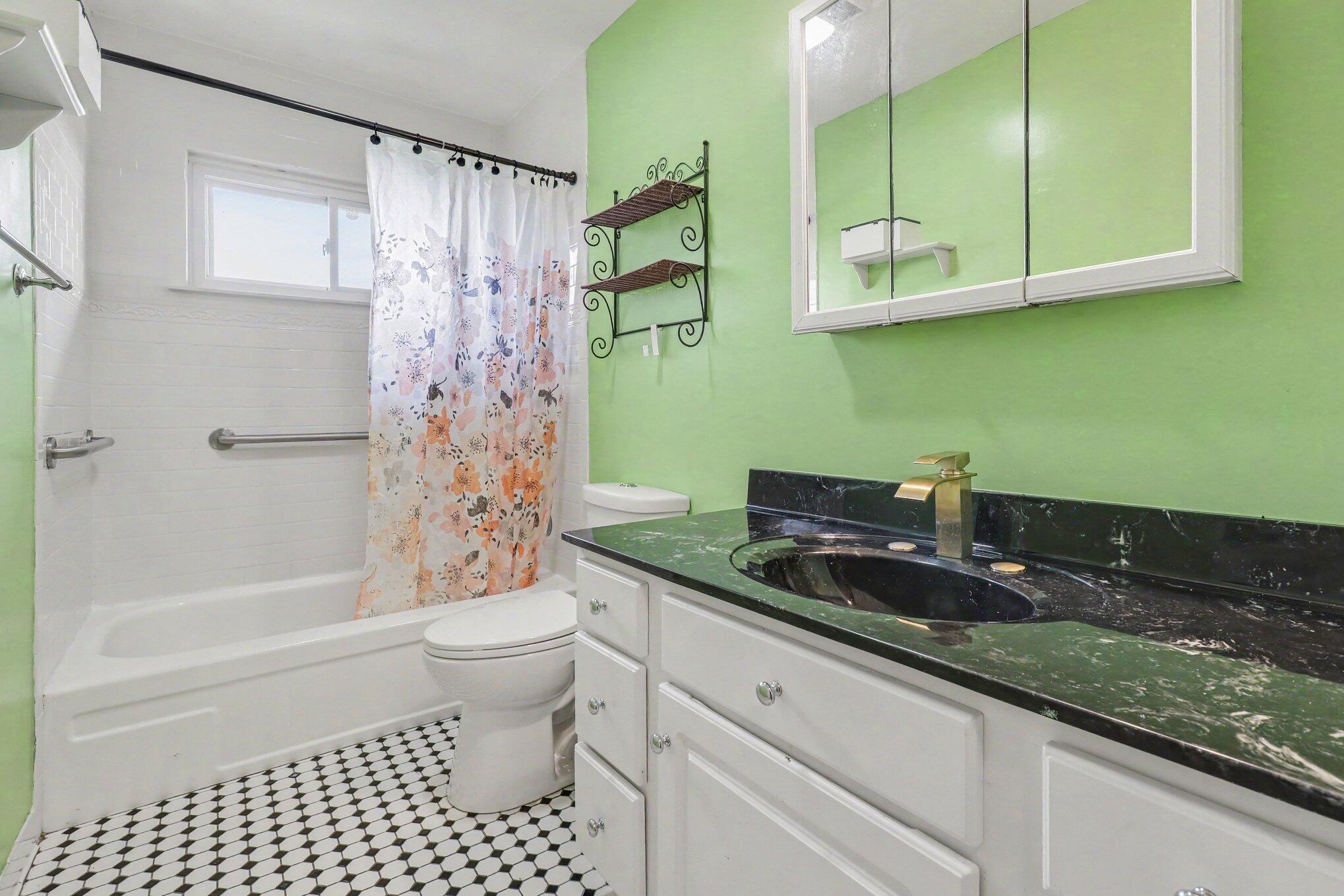 6672 Frontier Road Independence, KY 41051 - Photo 15 of 25 Main Bathroom