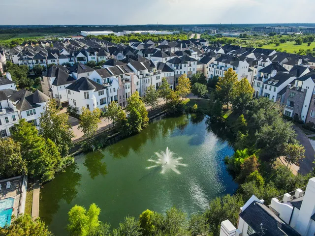 $489,000 | 2056 Fannin Station North, Houston, TX 77045