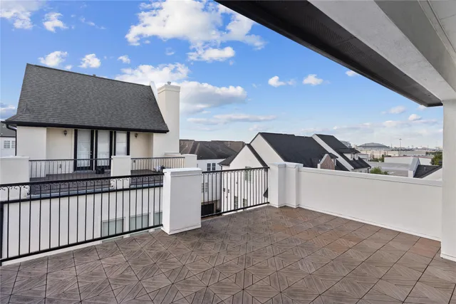 $489,000 | 2056 Fannin Station North, Houston, TX 77045