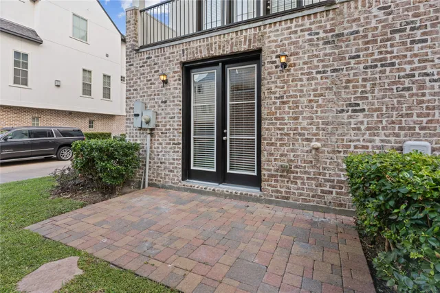 $489,000 | 2056 Fannin Station North, Houston, TX 77045