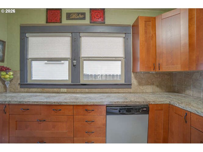 933 Northeast 3rd Avenue Camas, WA 98607 - Photo 12 of 39