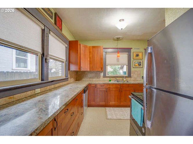 933 Northeast 3rd Avenue Camas, WA 98607 - Photo 13 of 39