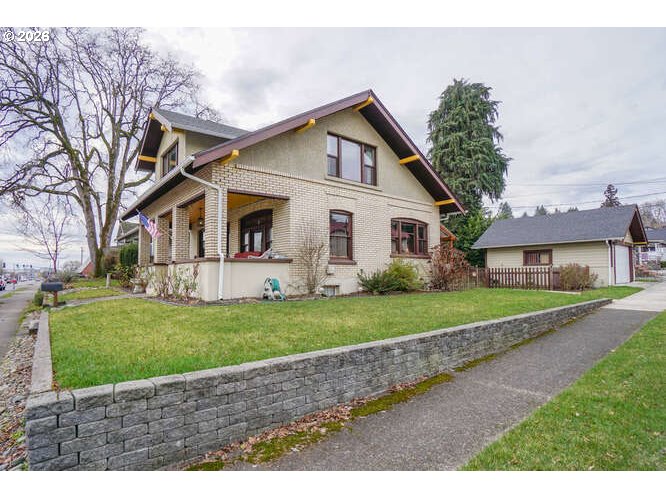 933 Northeast 3rd Avenue Camas, WA 98607 - Photo 2 of 39