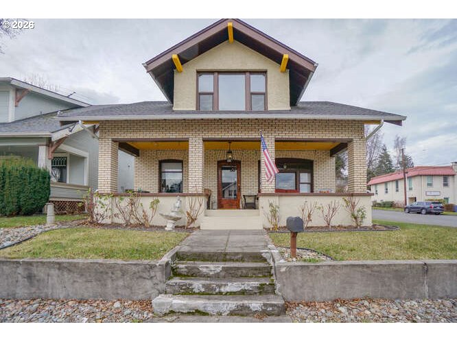 933 Northeast 3rd Avenue Camas, WA 98607 - Photo 3 of 39