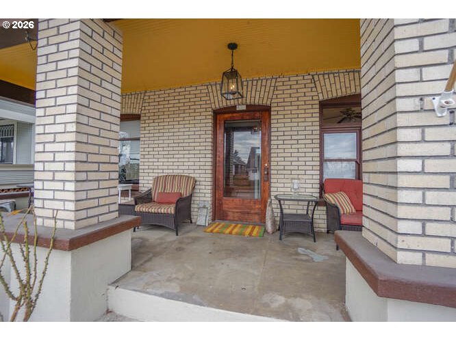 933 Northeast 3rd Avenue Camas, WA 98607 - Photo 4 of 39