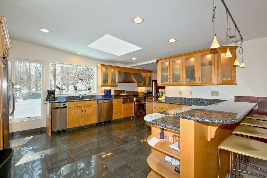 125 Loring Road Weston, MA 02493 - Photo 8 of 26