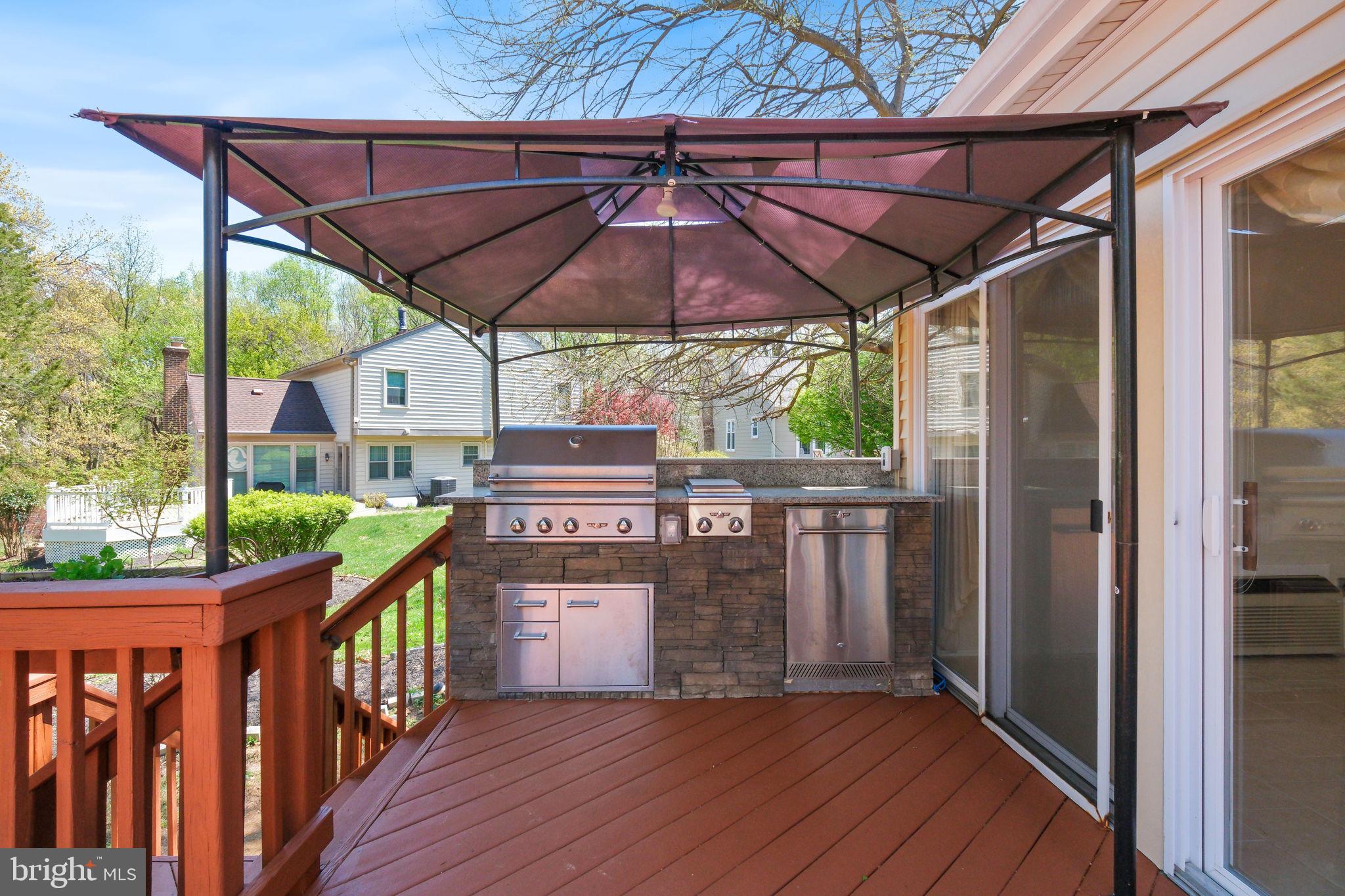 5 Canfield Court Potomac, MD 20854 - Photo 3 of 43 Outdoor Kitchen