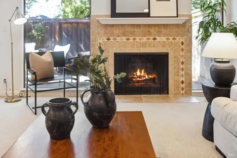 $825,000 | 6 Woodoaks Drive, San Rafael, CA 94903