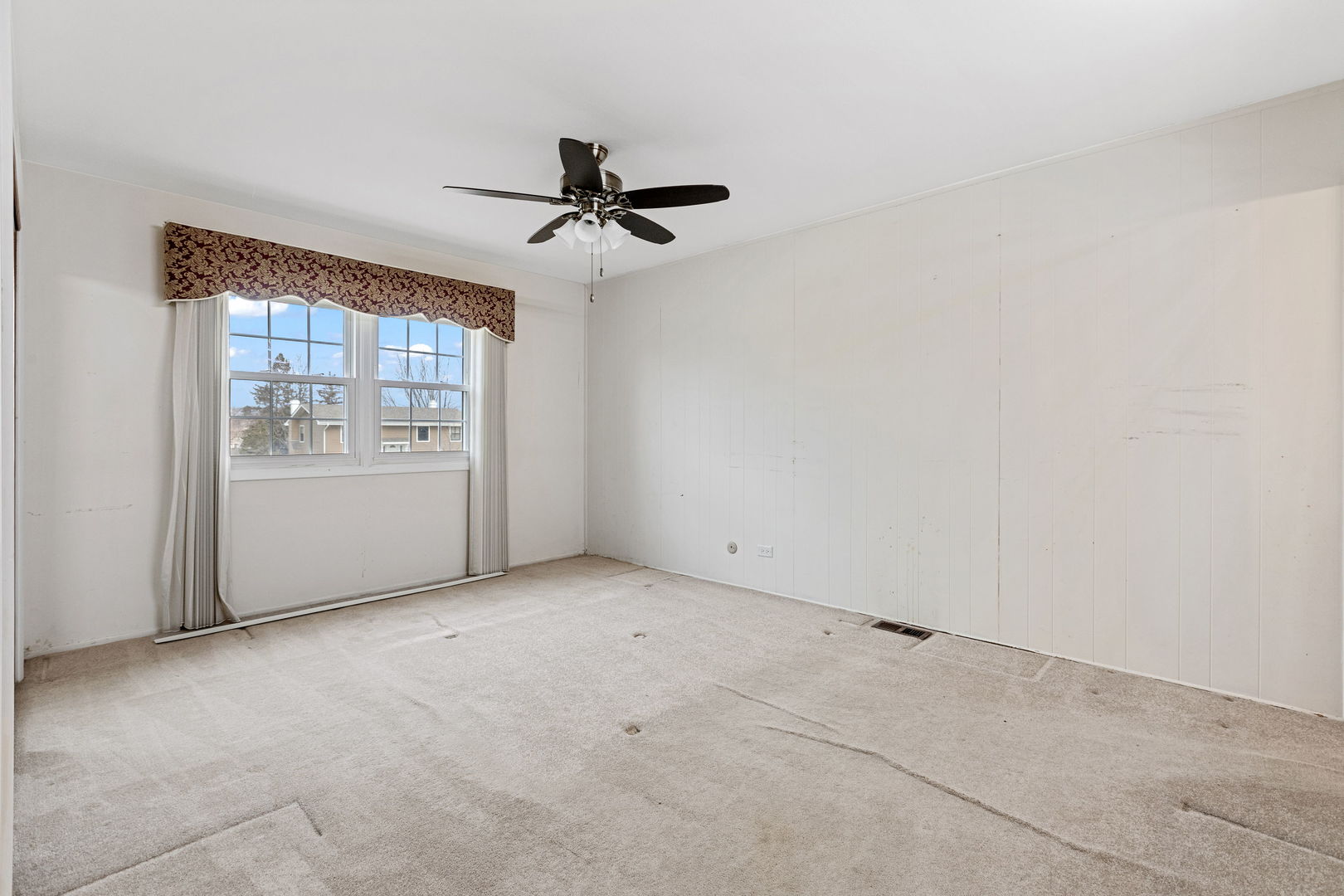 1095 Hassell Road Hoffman Estates, IL 60169 - Photo 14 of 39 Gallery Image 14