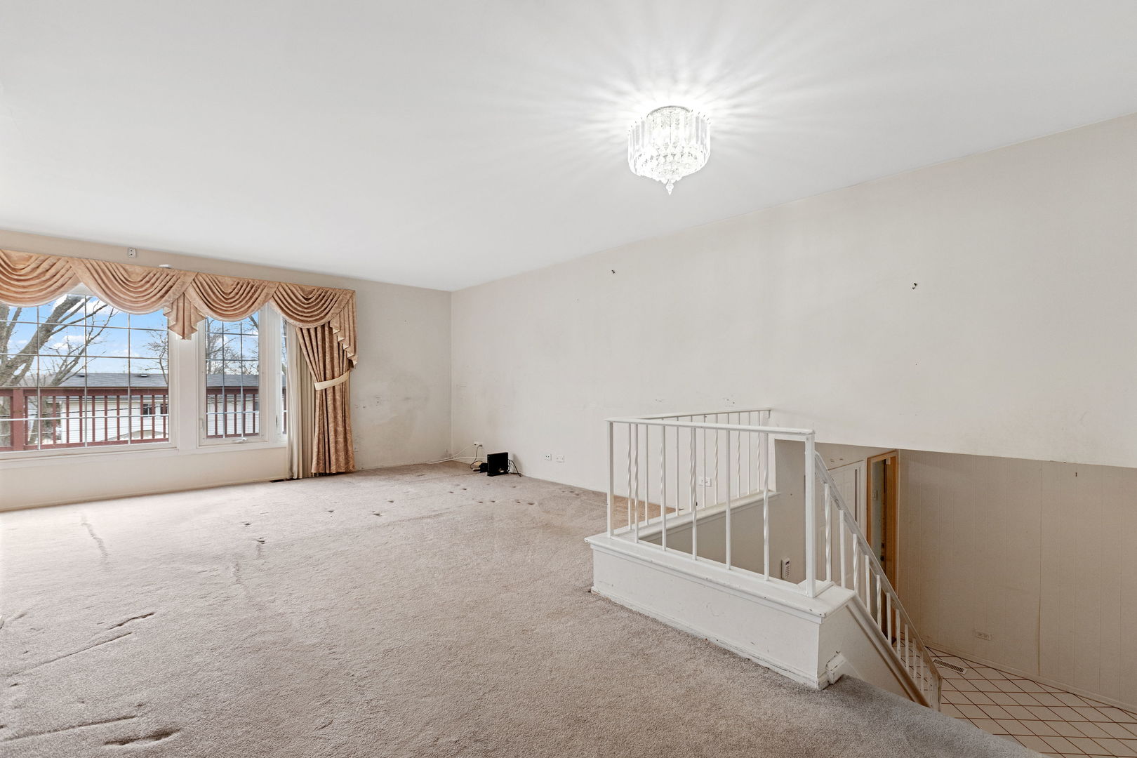 1095 Hassell Road Hoffman Estates, IL 60169 - Photo 3 of 39 Gallery Image 3