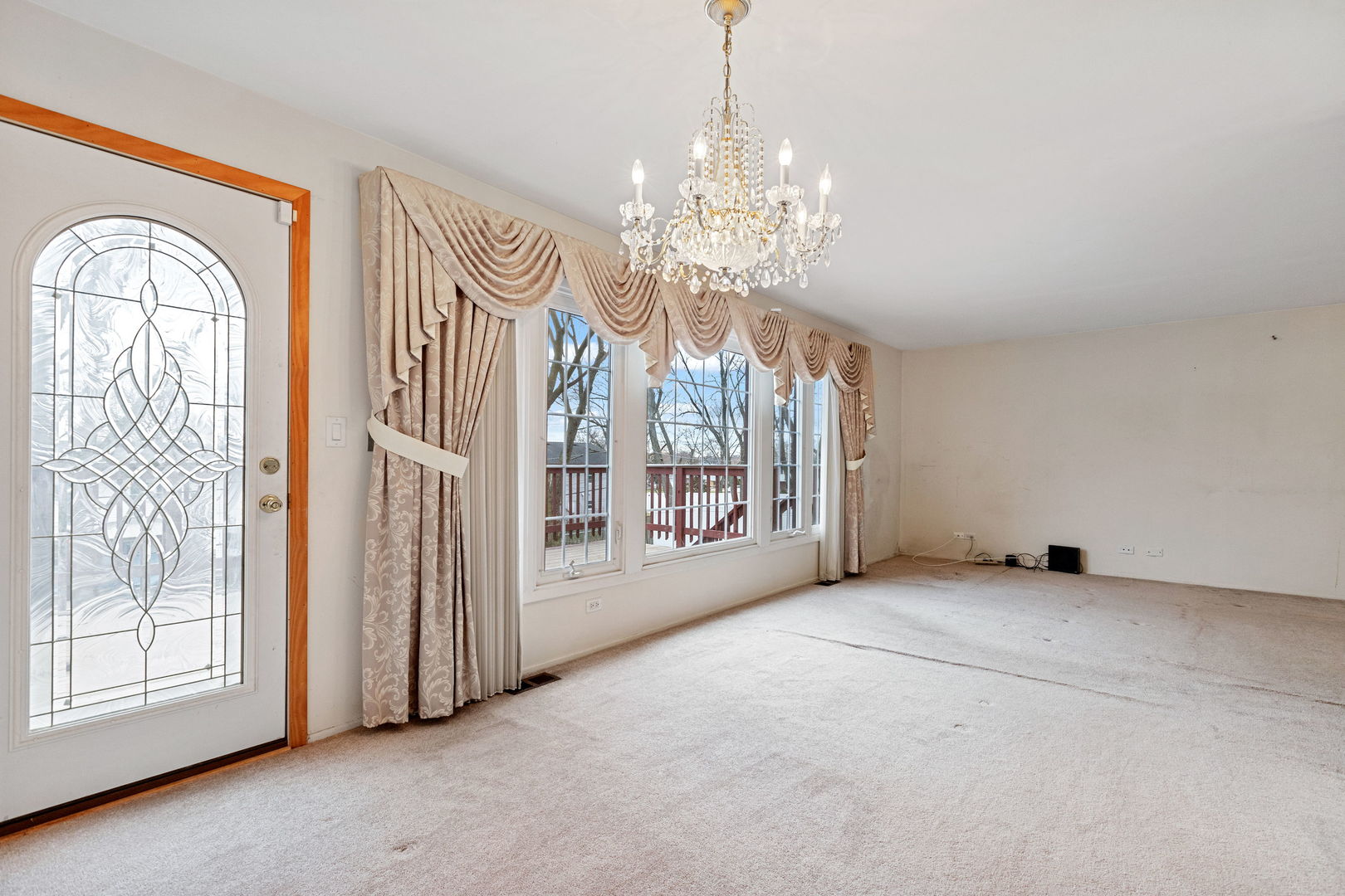 1095 Hassell Road Hoffman Estates, IL 60169 - Photo 7 of 39 Gallery Image 7