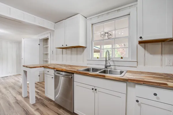 $450,000 | 93 Deepwater Trail, Round O, SC 29474