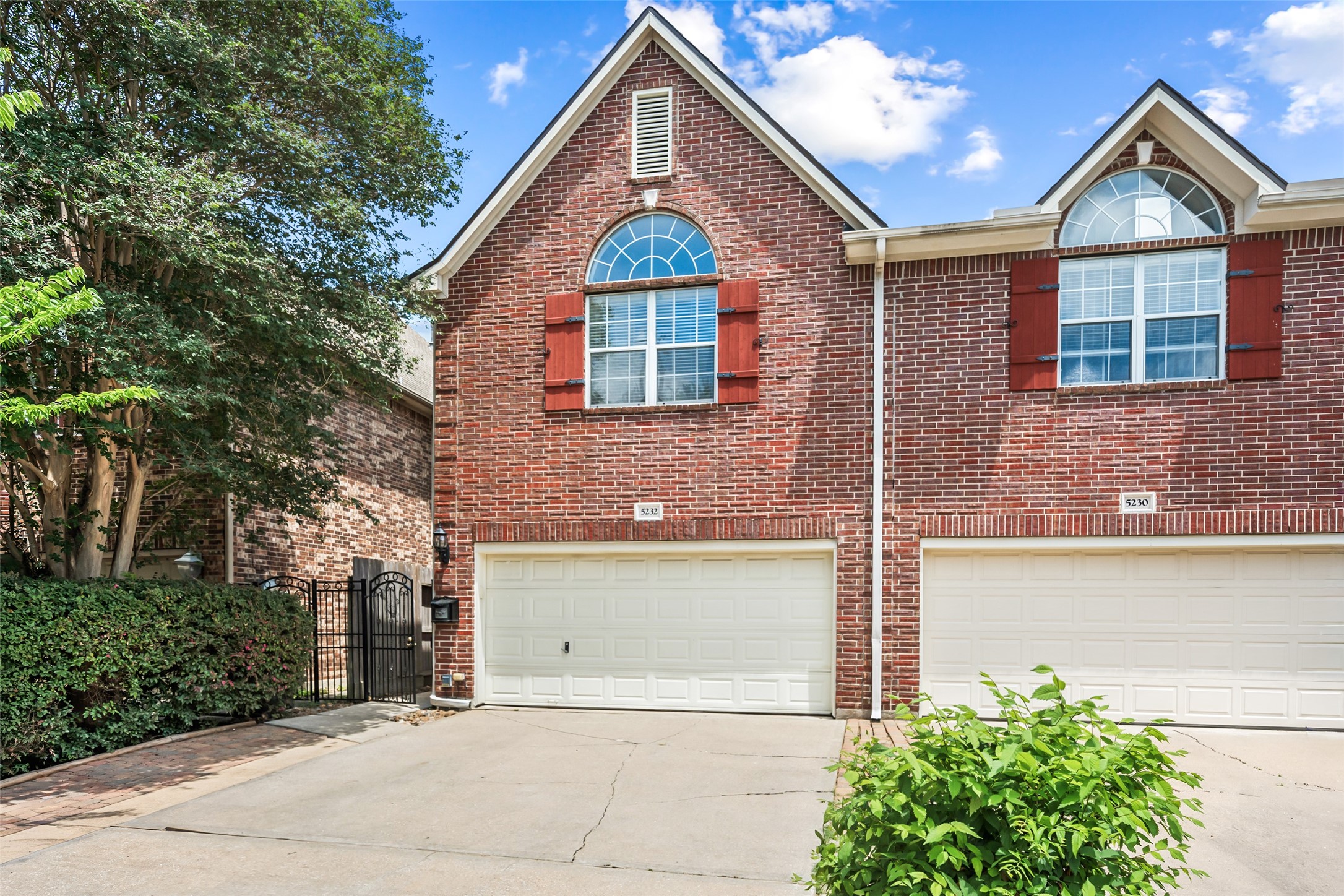 5232 Eigel Street Houston, TX 77007 - Photo 1 of 41