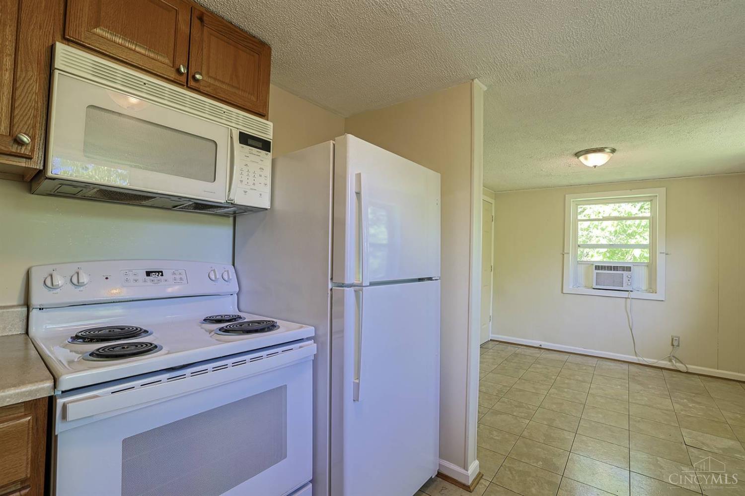 6210 Berauer Road, Unit 2 Cincinnati, OH 45248 - Photo 6 of 18