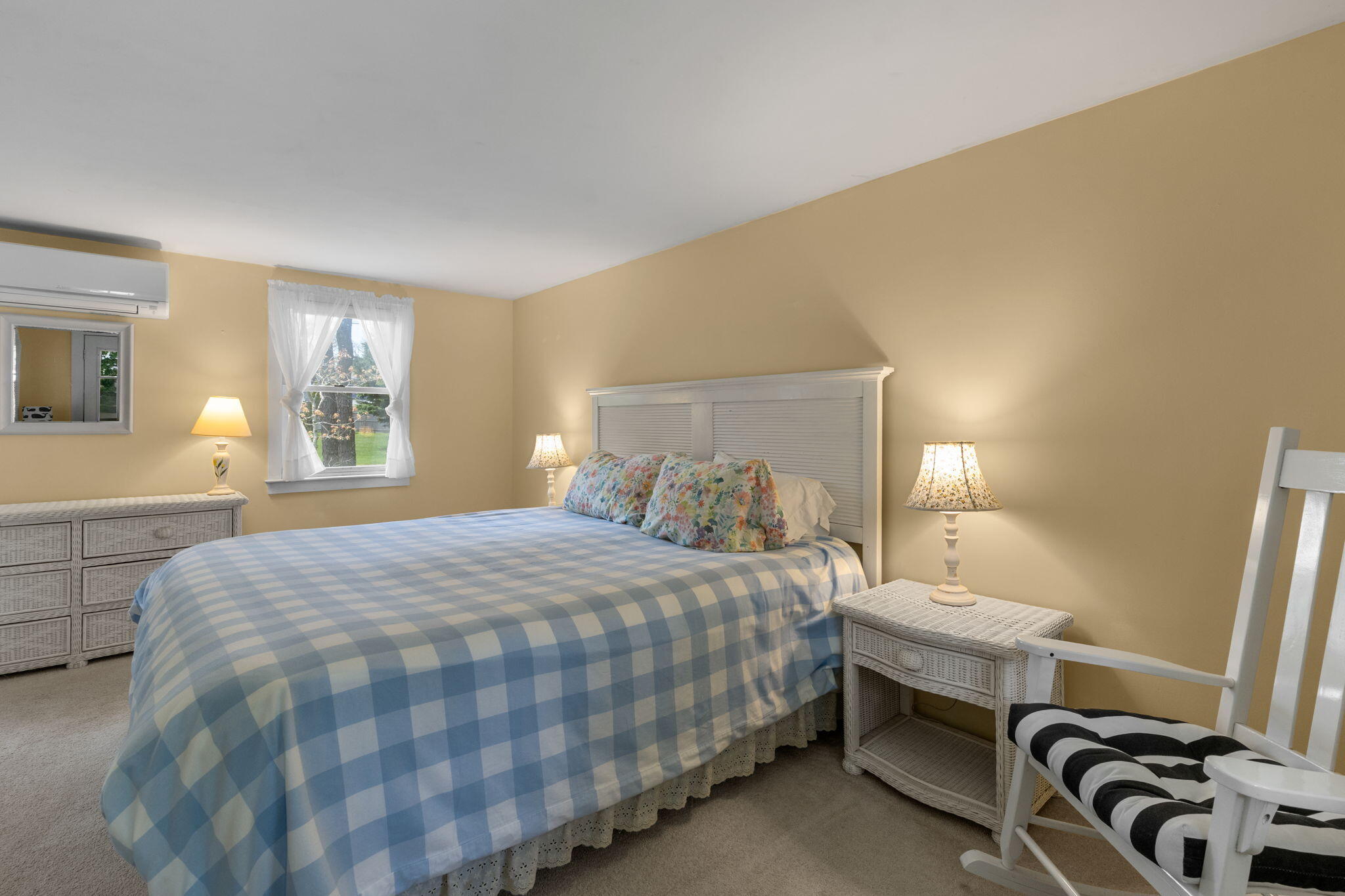 7 Aunt Matties Road Chatham, MA 02633 - Photo 20 of 37 a bedroom with a bed and a window