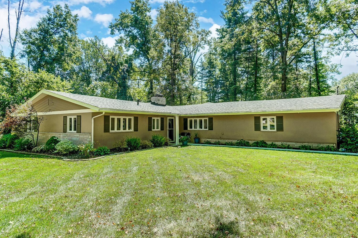 463 Cherry Road Columbus, OH 43230 - Photo 3 of 65 50041567-004