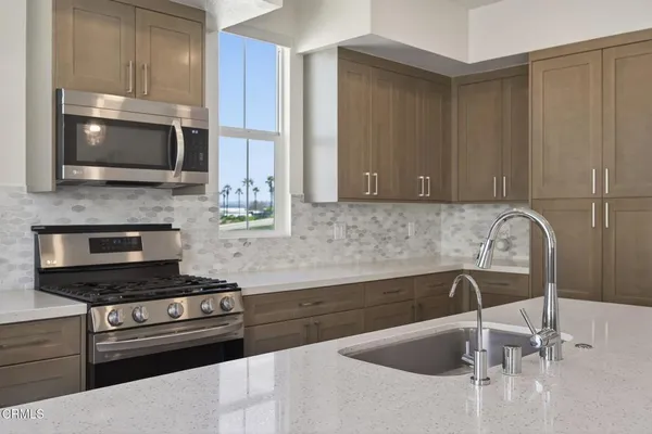 $799,000 | 2850 Wagon Wheel Road, Unit 402, Oxnard, CA 93036