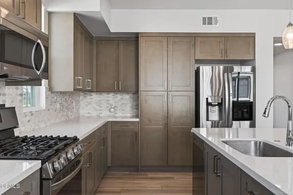$799,000 | 2850 Wagon Wheel Road, Unit 402, Oxnard, CA 93036