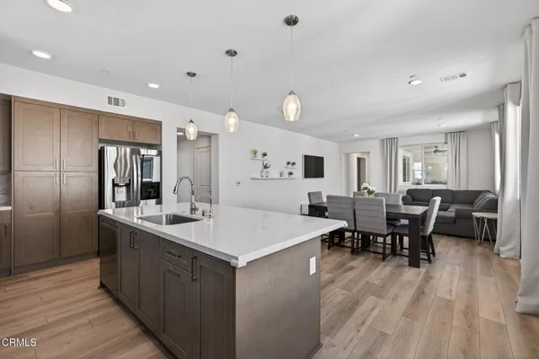 $799,000 | 2850 Wagon Wheel Road, Unit 402, Oxnard, CA 93036